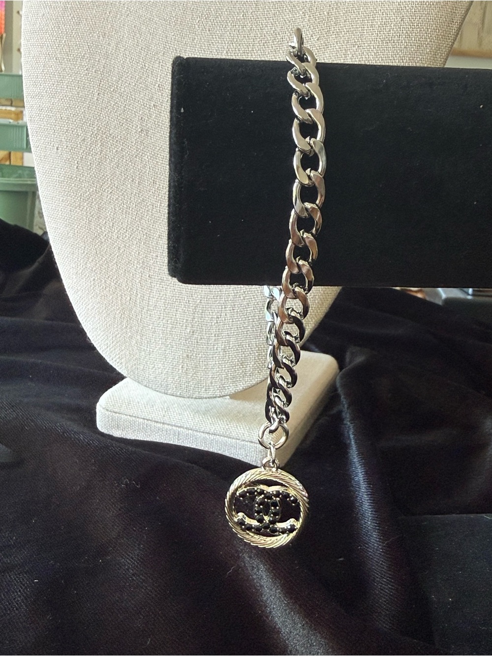 ChaneI Silver-Tone Chain Bracelet with Round Pendant - Picture 4 of 7
